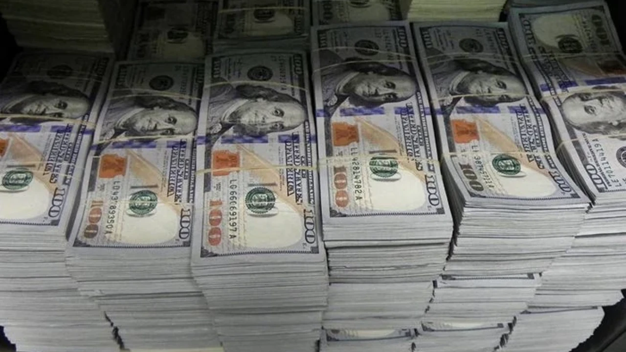 Piyasanın yıl sonu dolar/TL tahmini belli oldu